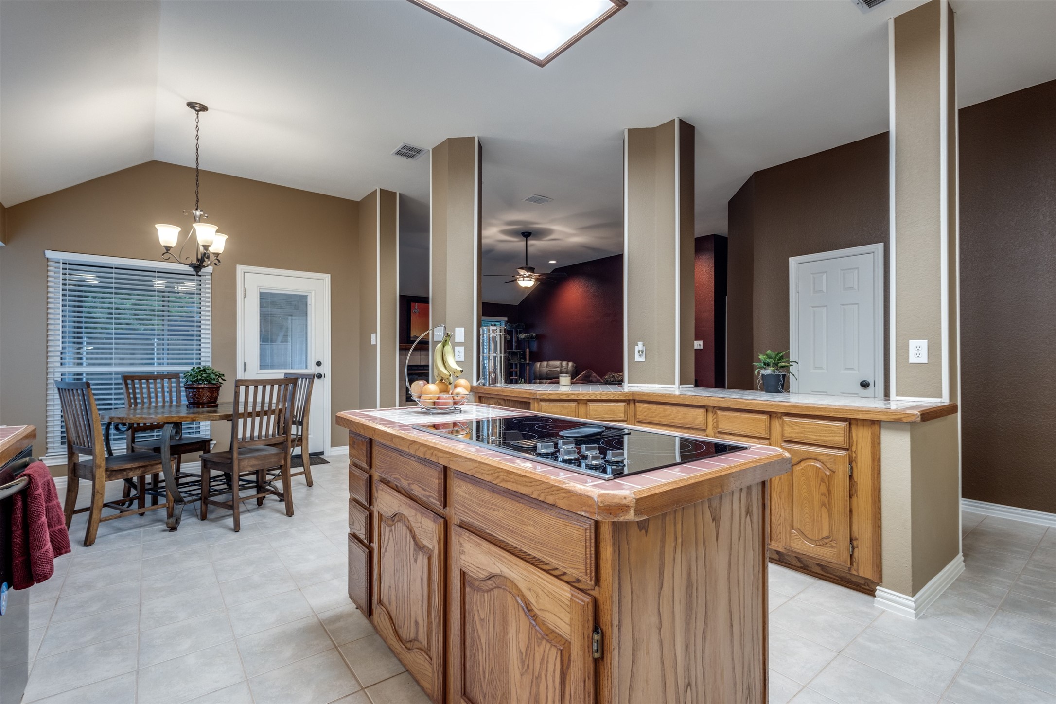 319 Lakecrest Drive