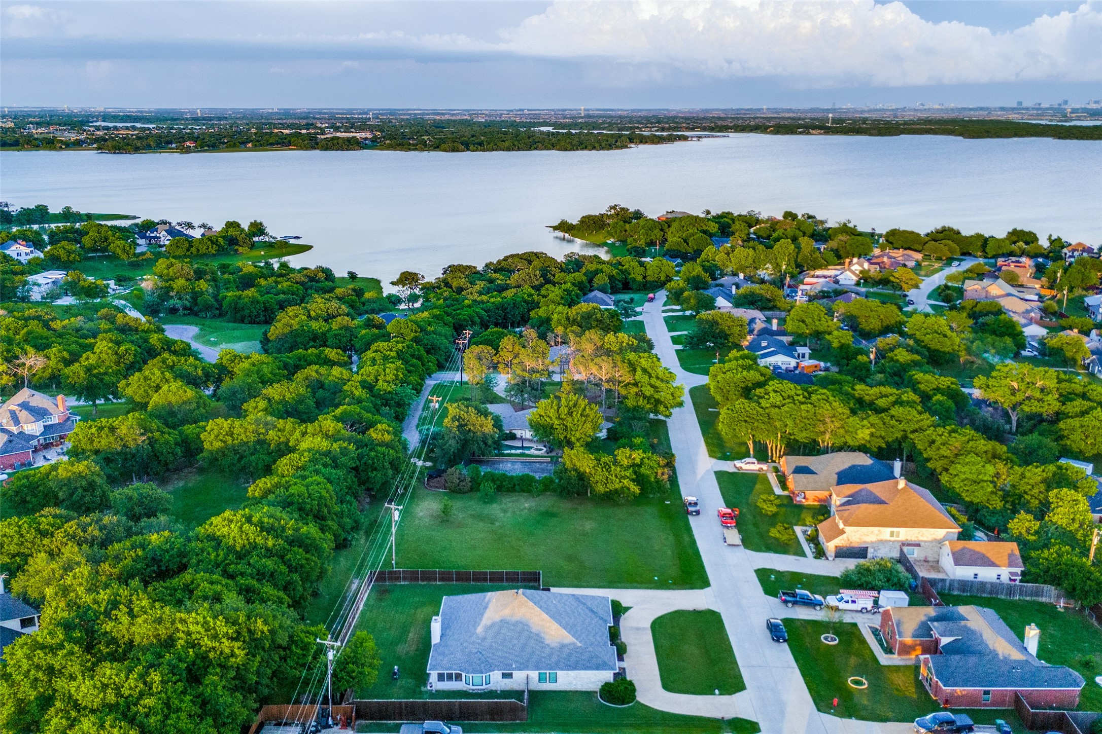 319 Lakecrest Drive
