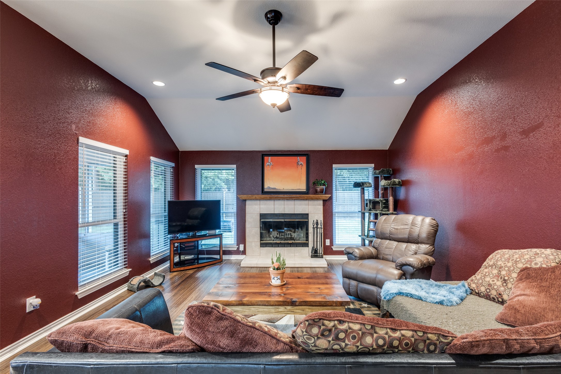 319 Lakecrest Drive