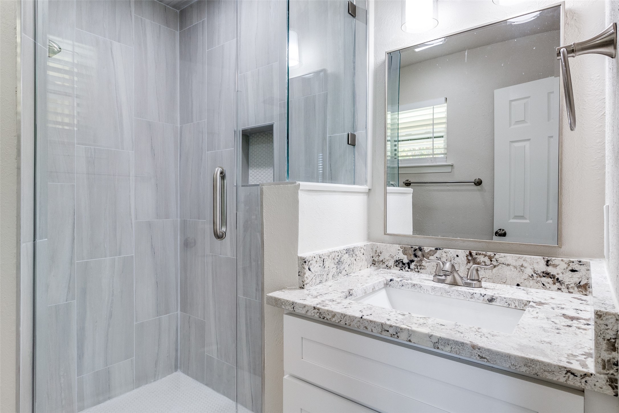 1304 Hillsdale Drive