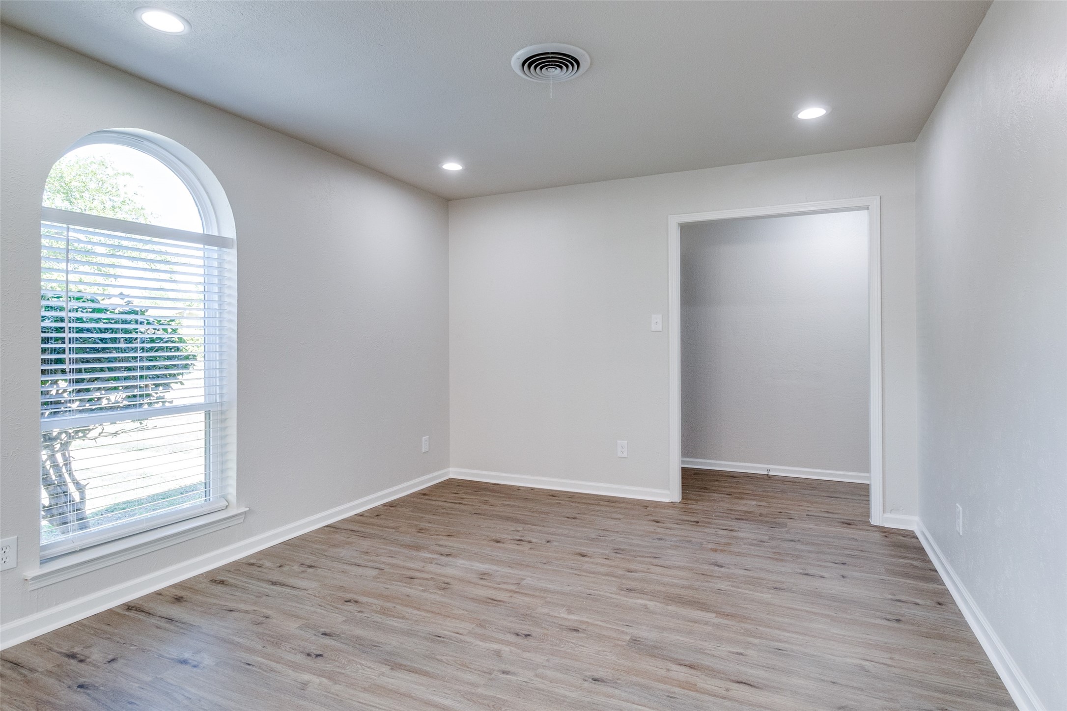 1304 Hillsdale Drive