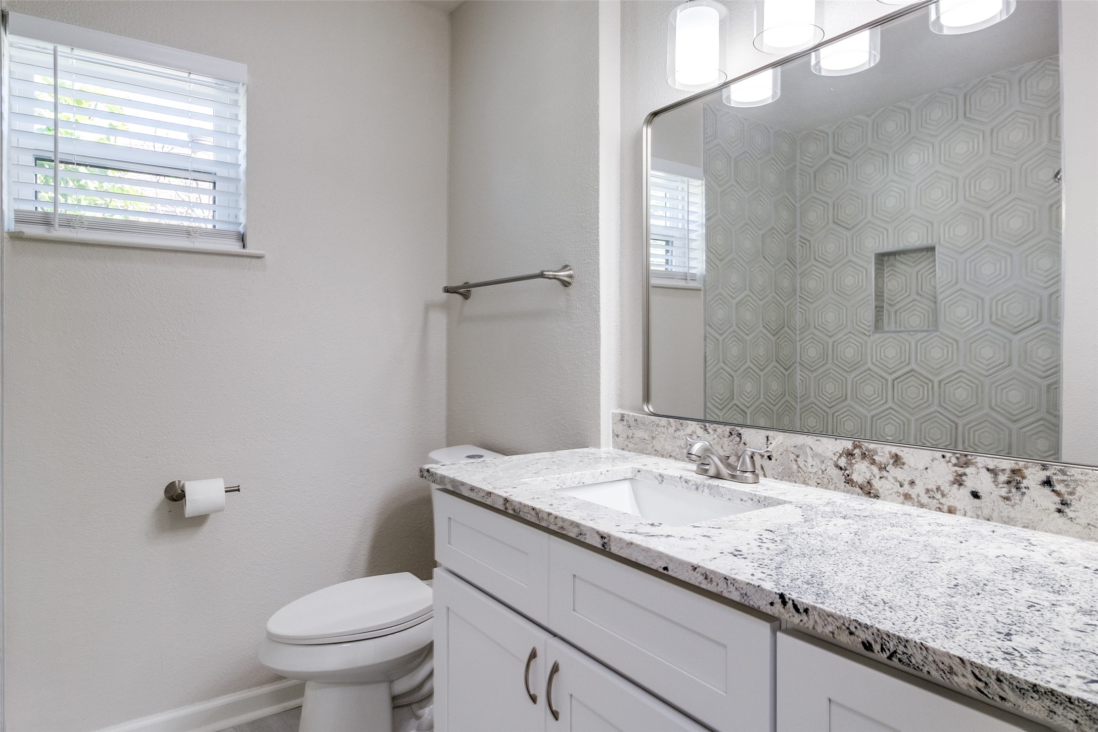 1304 Hillsdale Drive