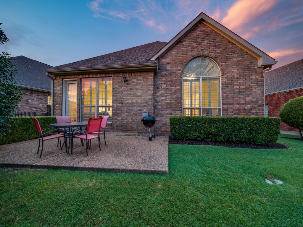 2300 Canyon Creek Drive