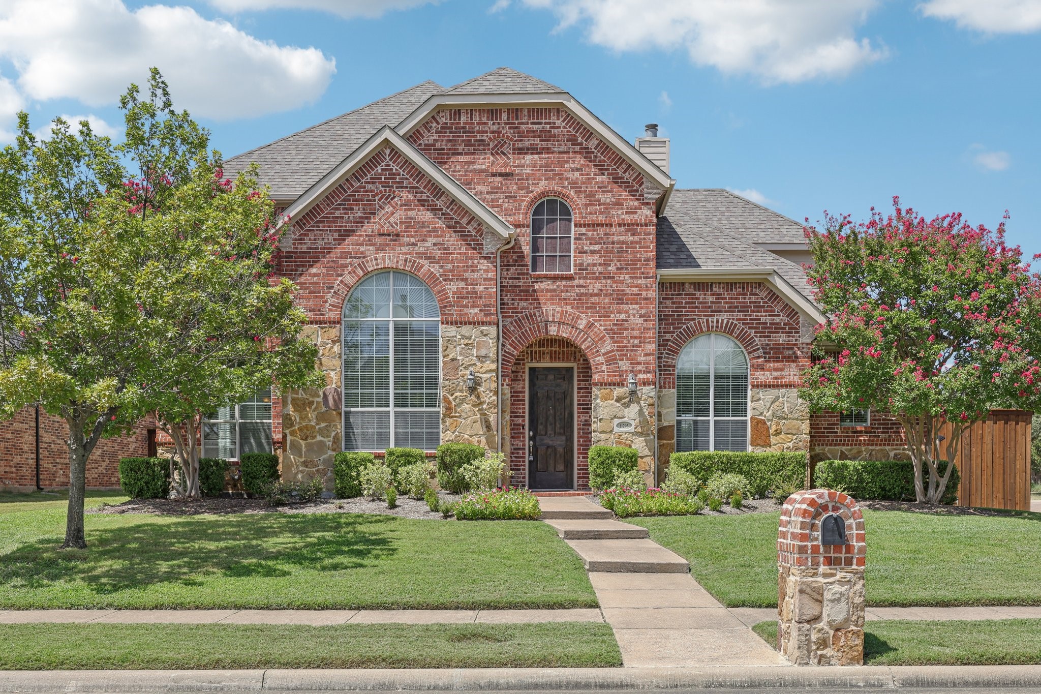 11295 Apple Valley Drive