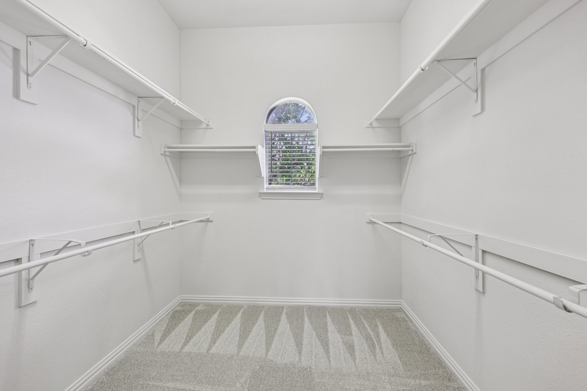 11295 Apple Valley Drive