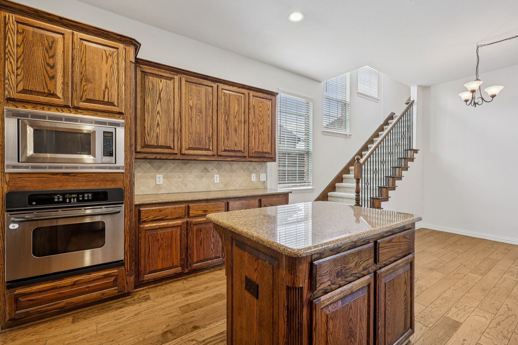 11295 Apple Valley Drive