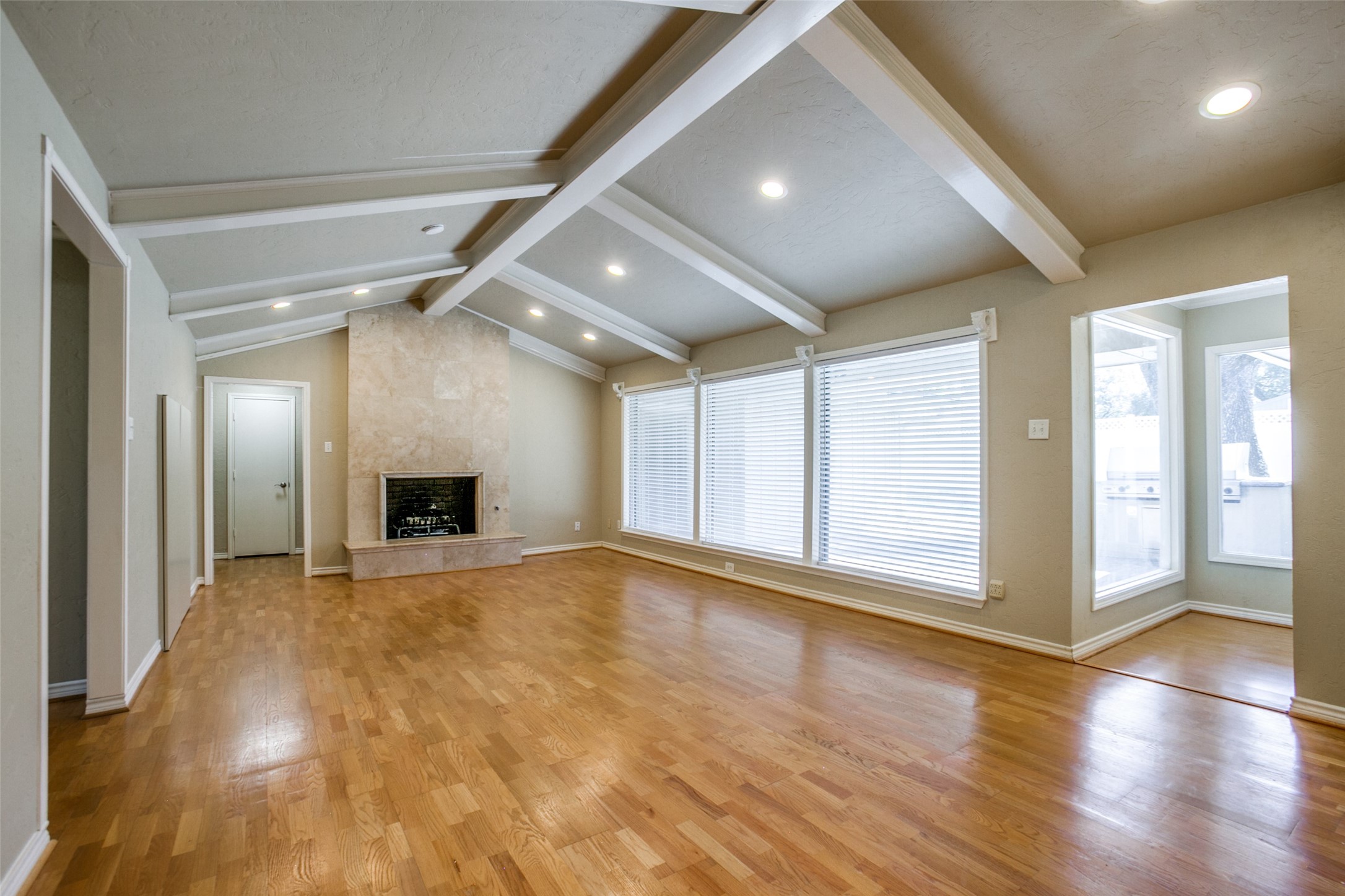 2700 Quail Ridge Drive