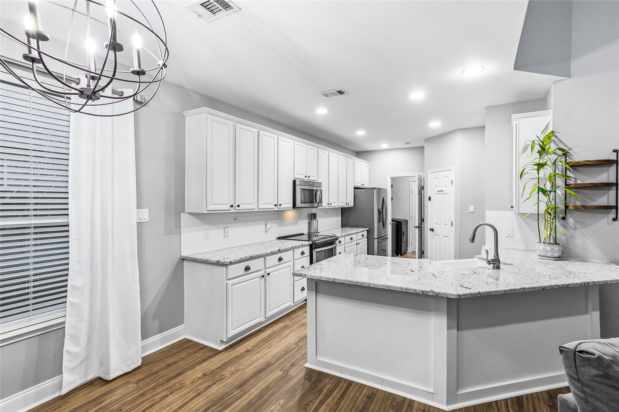 425 Dartmoor Drive