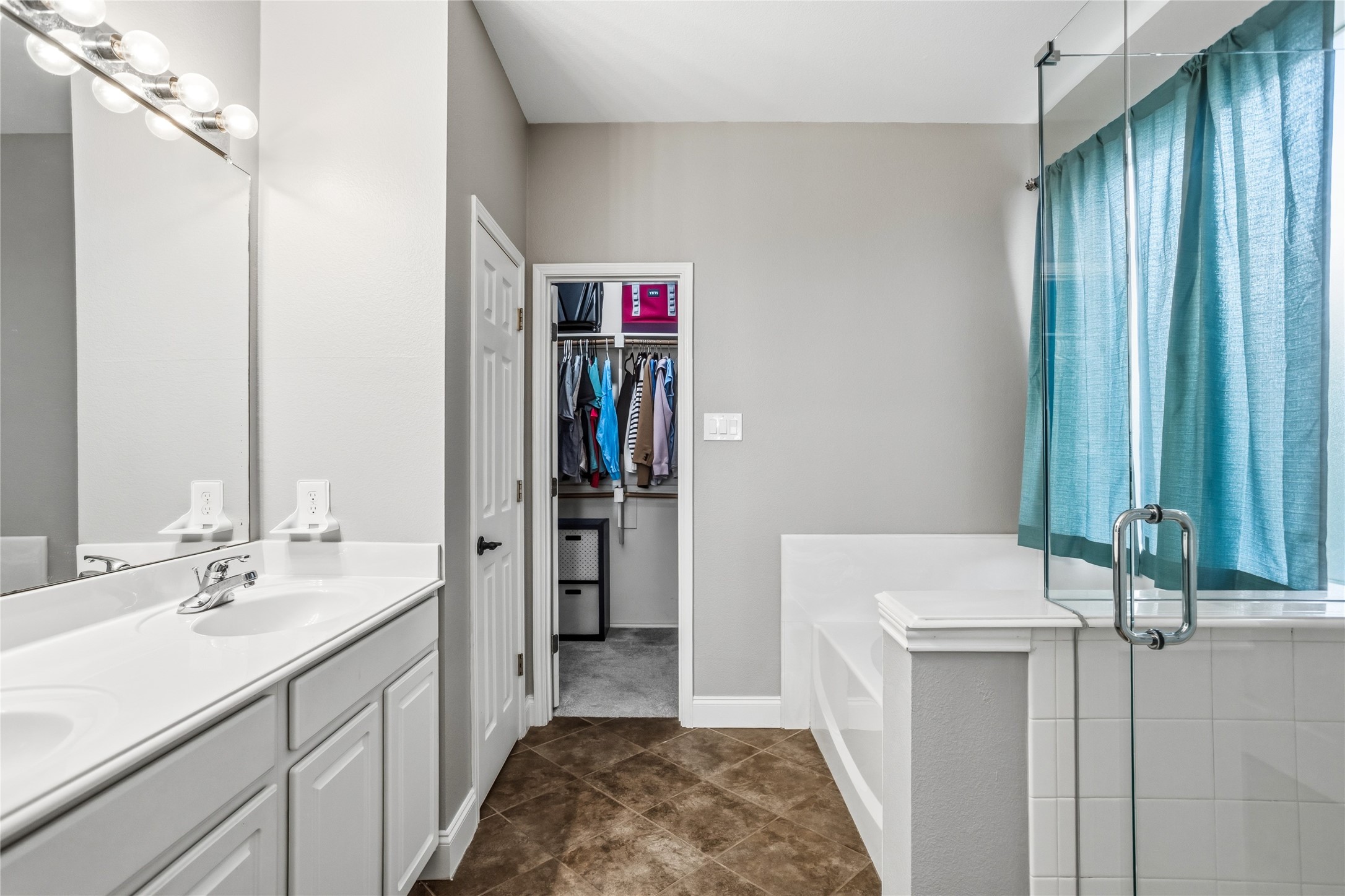 425 Dartmoor Drive