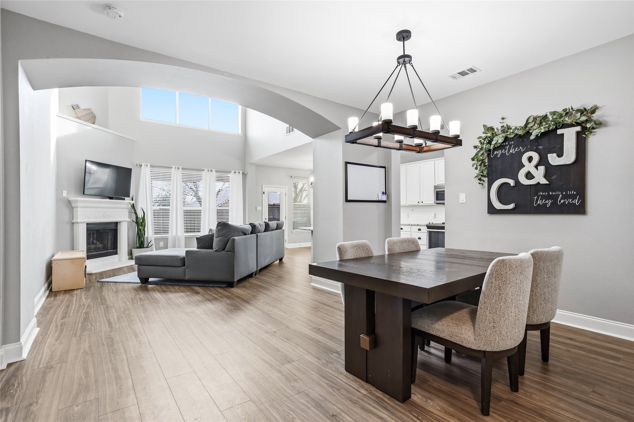 425 Dartmoor Drive