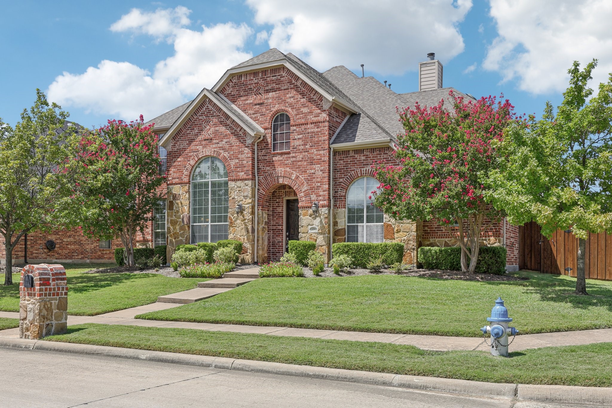 11295 Apple Valley Drive