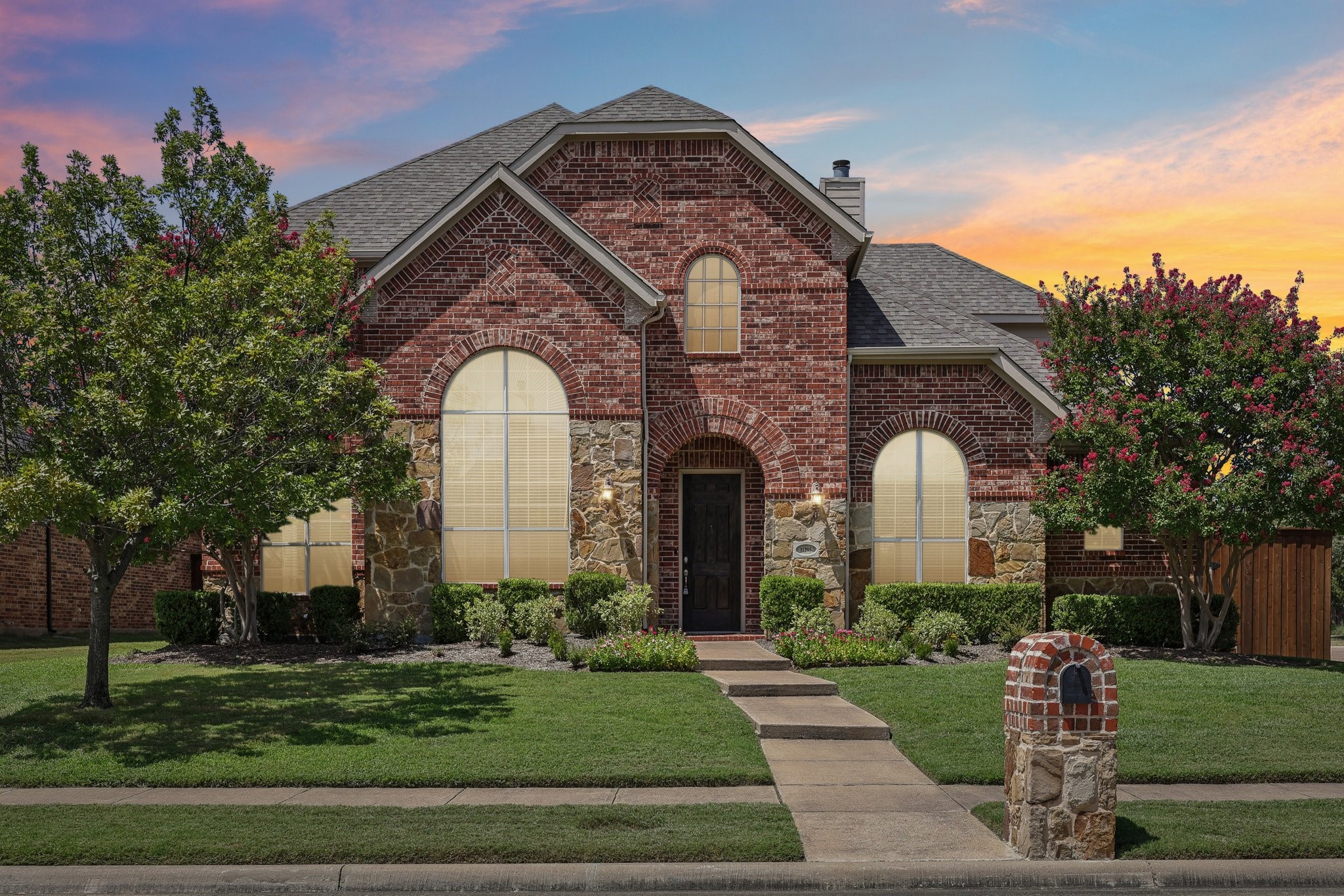 11295 Apple Valley Drive