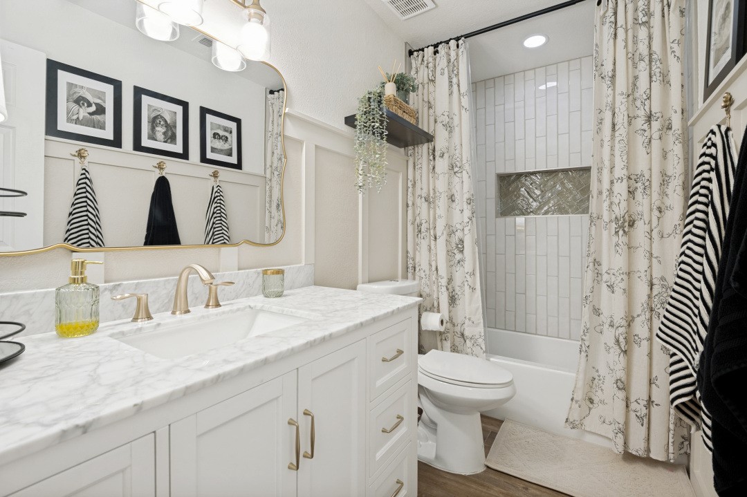 4221 Harvest Point Drive