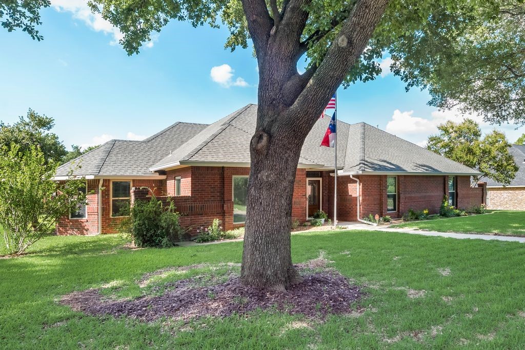 907 Huntington Drive