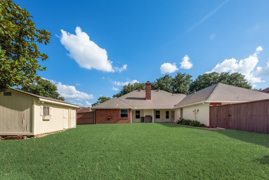 907 Huntington Drive