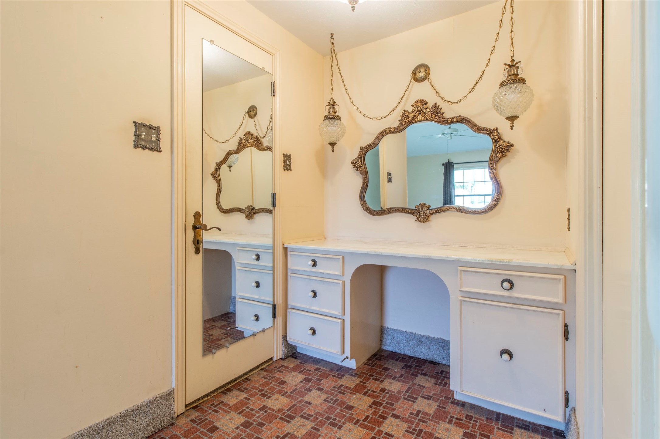115 Lariat Trail