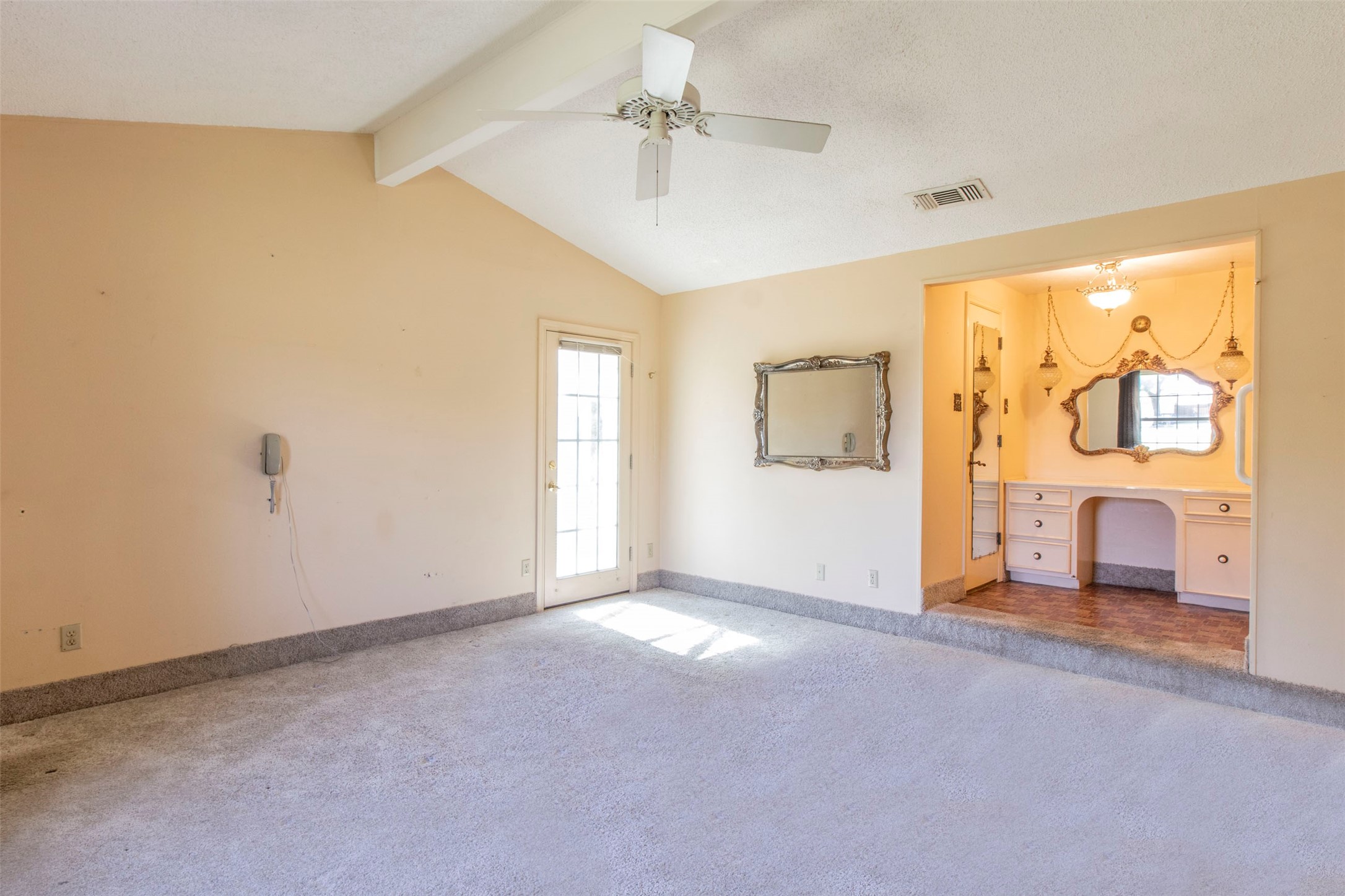 115 Lariat Trail