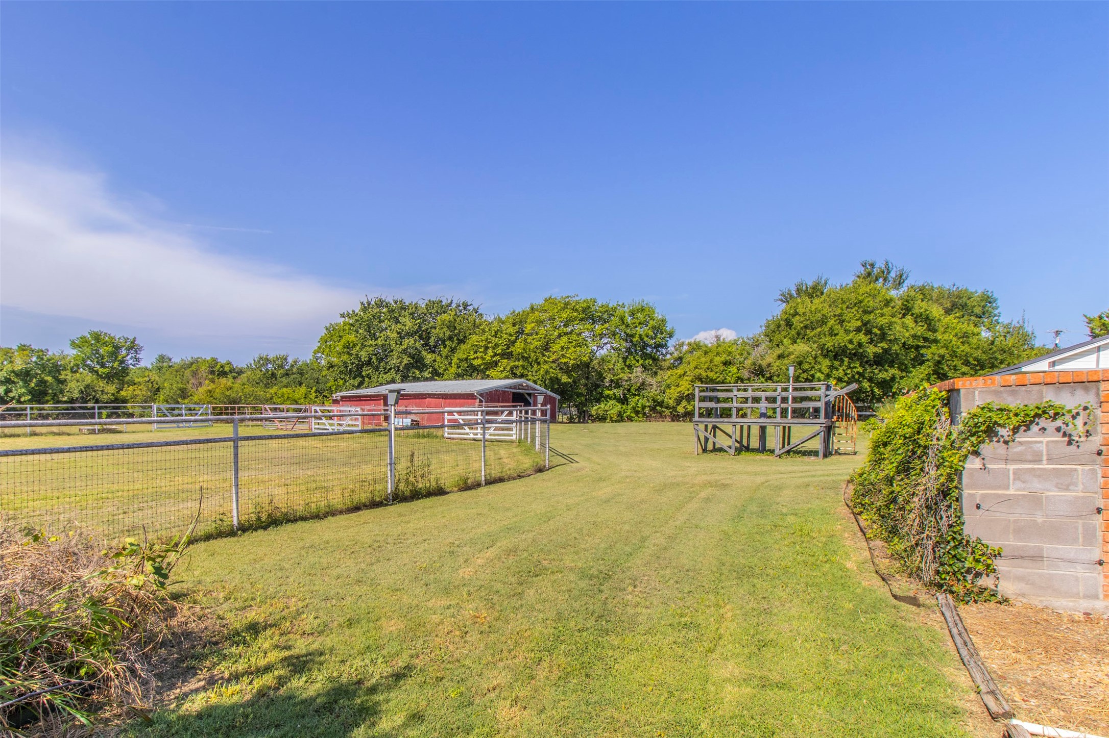 115 Lariat Trail