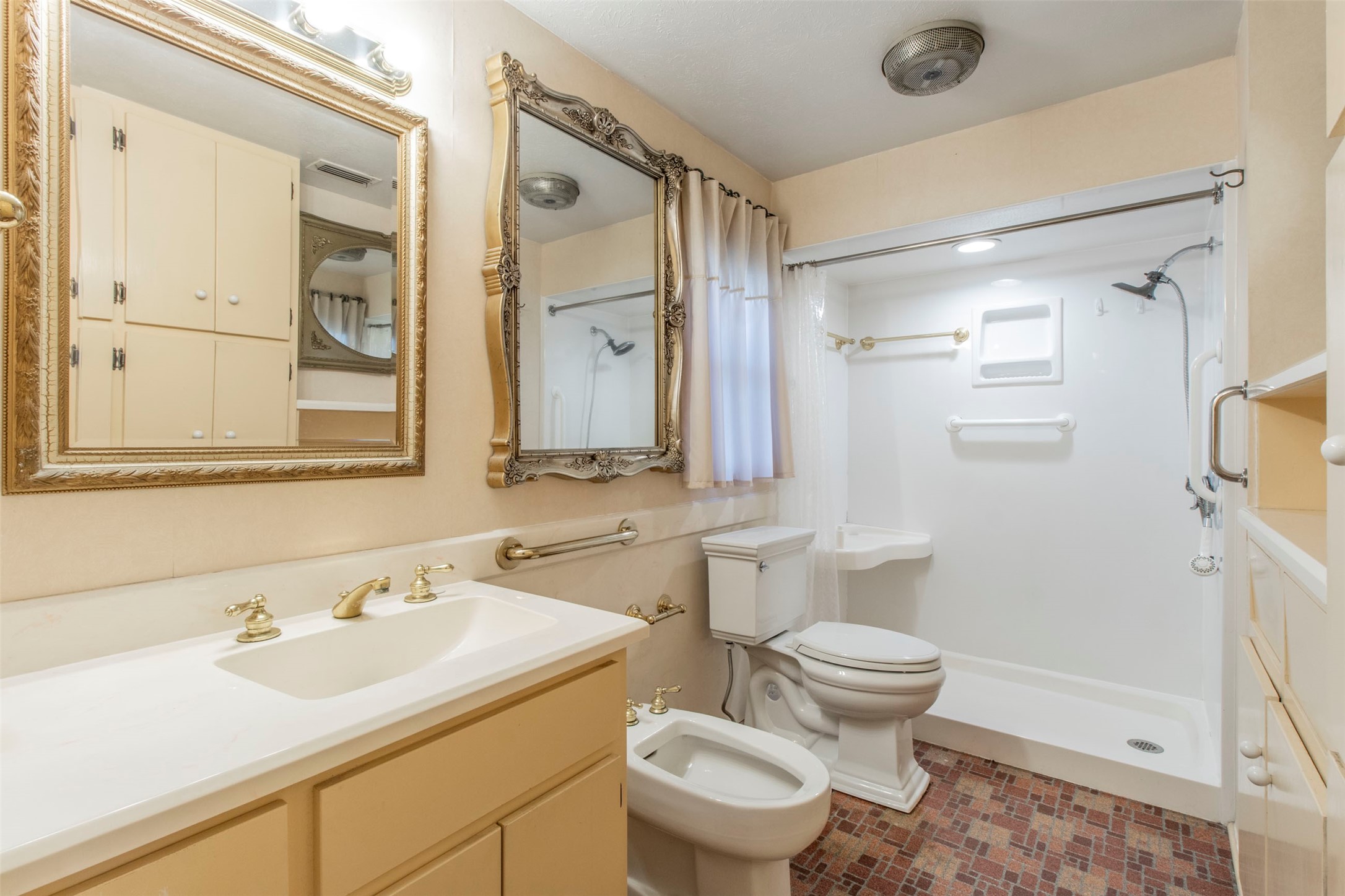 115 Lariat Trail