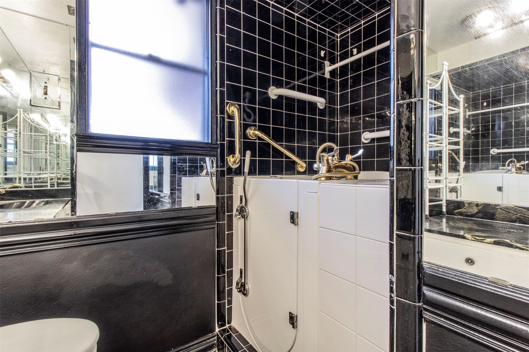 115 Lariat Trail