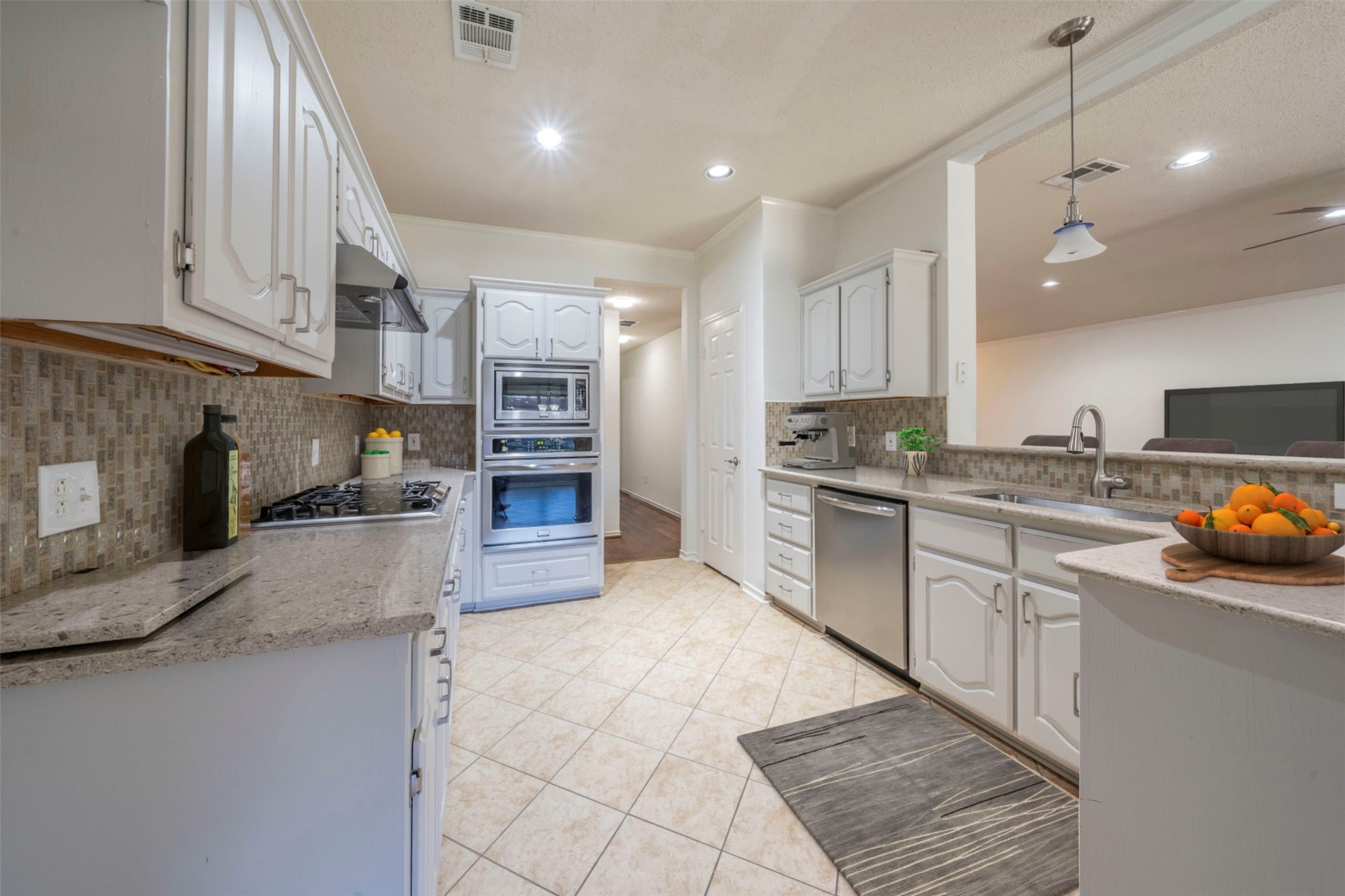 1708 Rushing Way