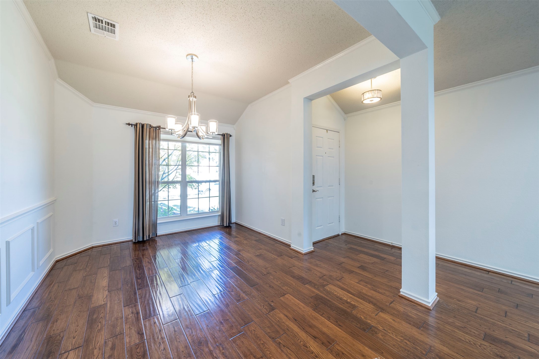 1708 Rushing Way