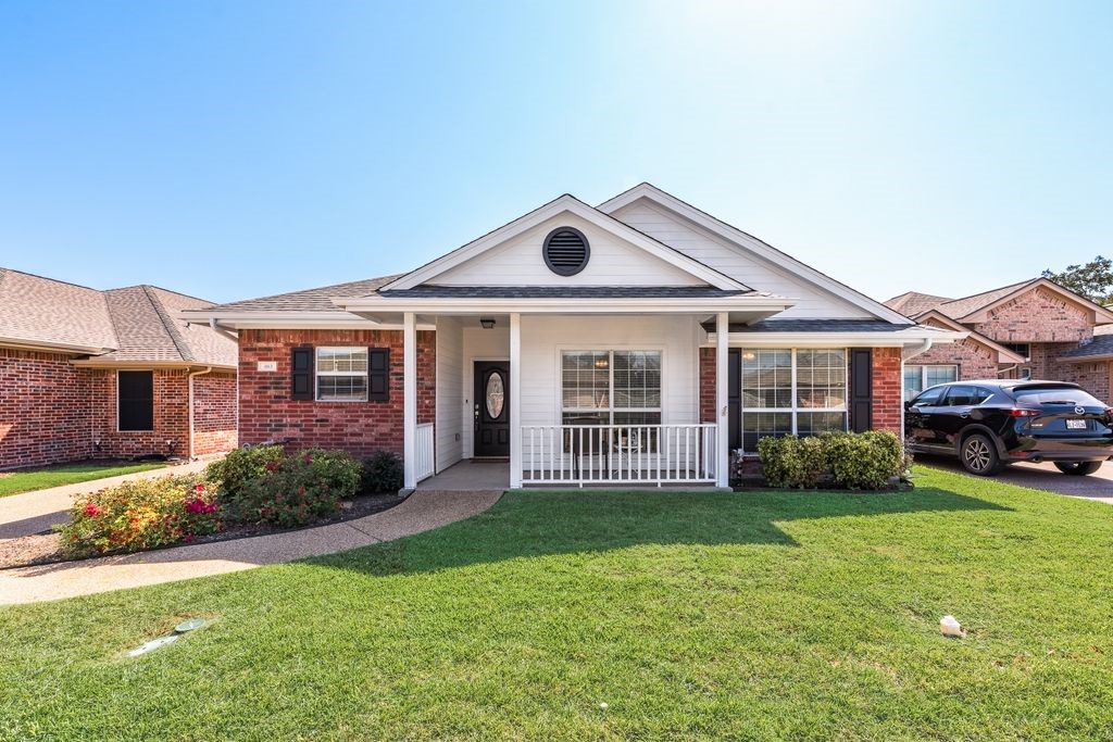 403 Hawthorn