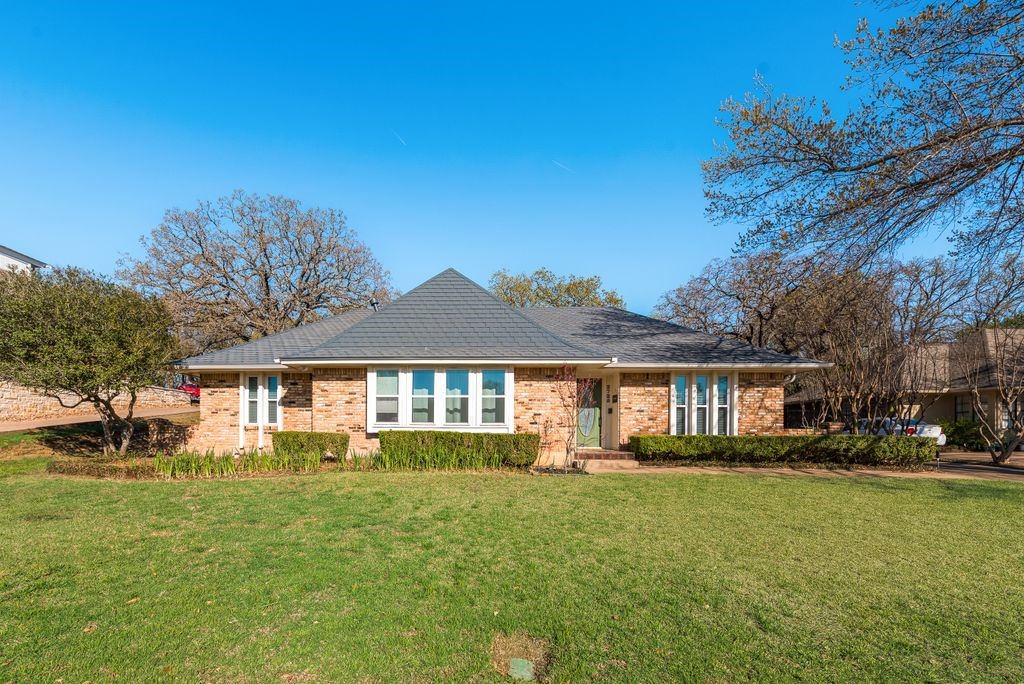 2725 Sunrise Drive