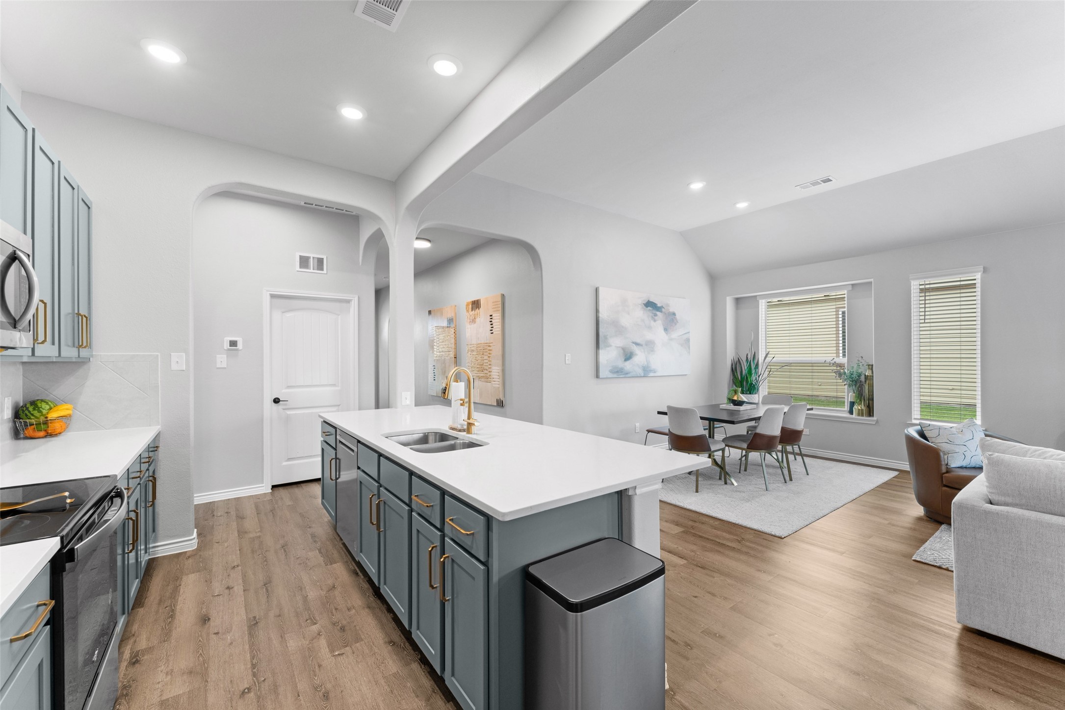 1412 Inks Drive