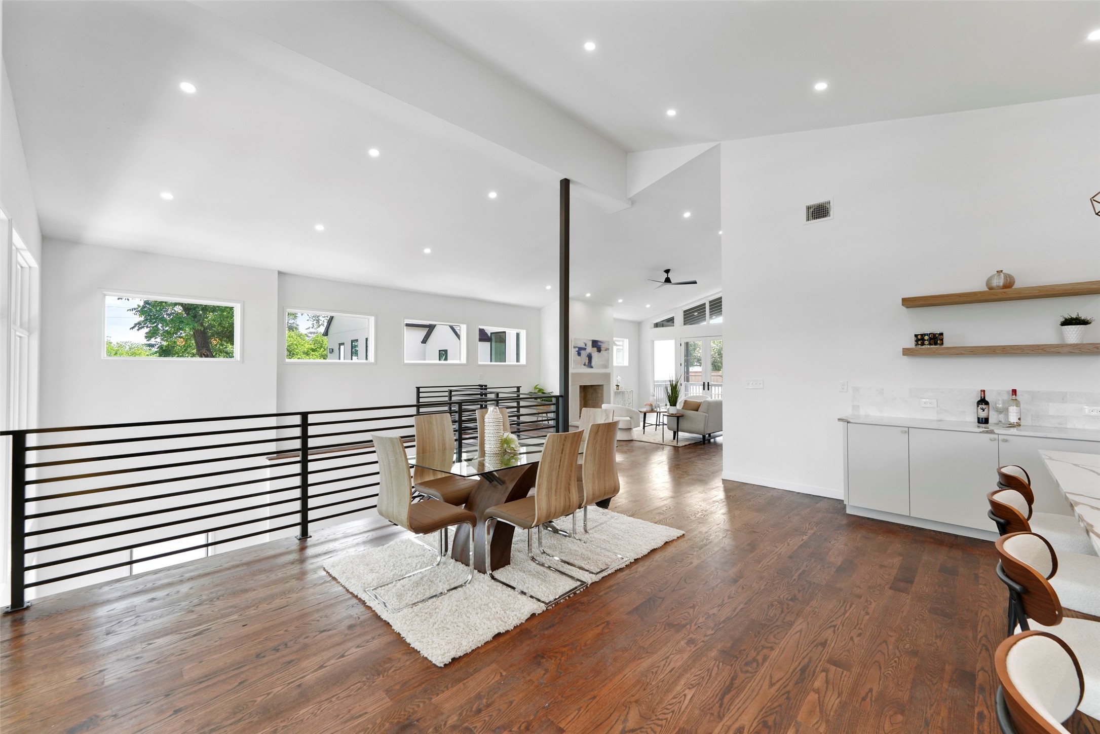 3110 W Jefferson Boulevard