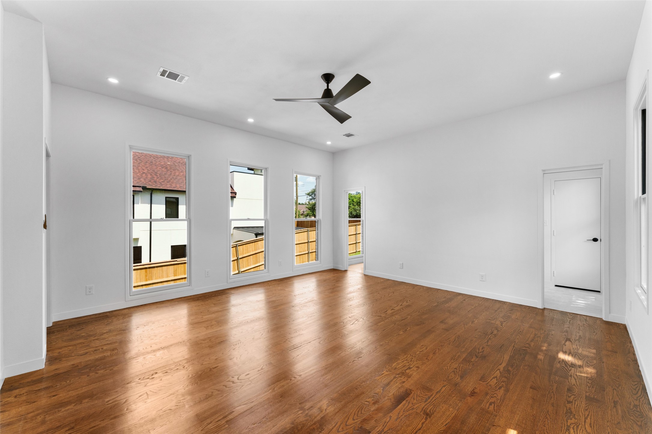 3110 W Jefferson Boulevard