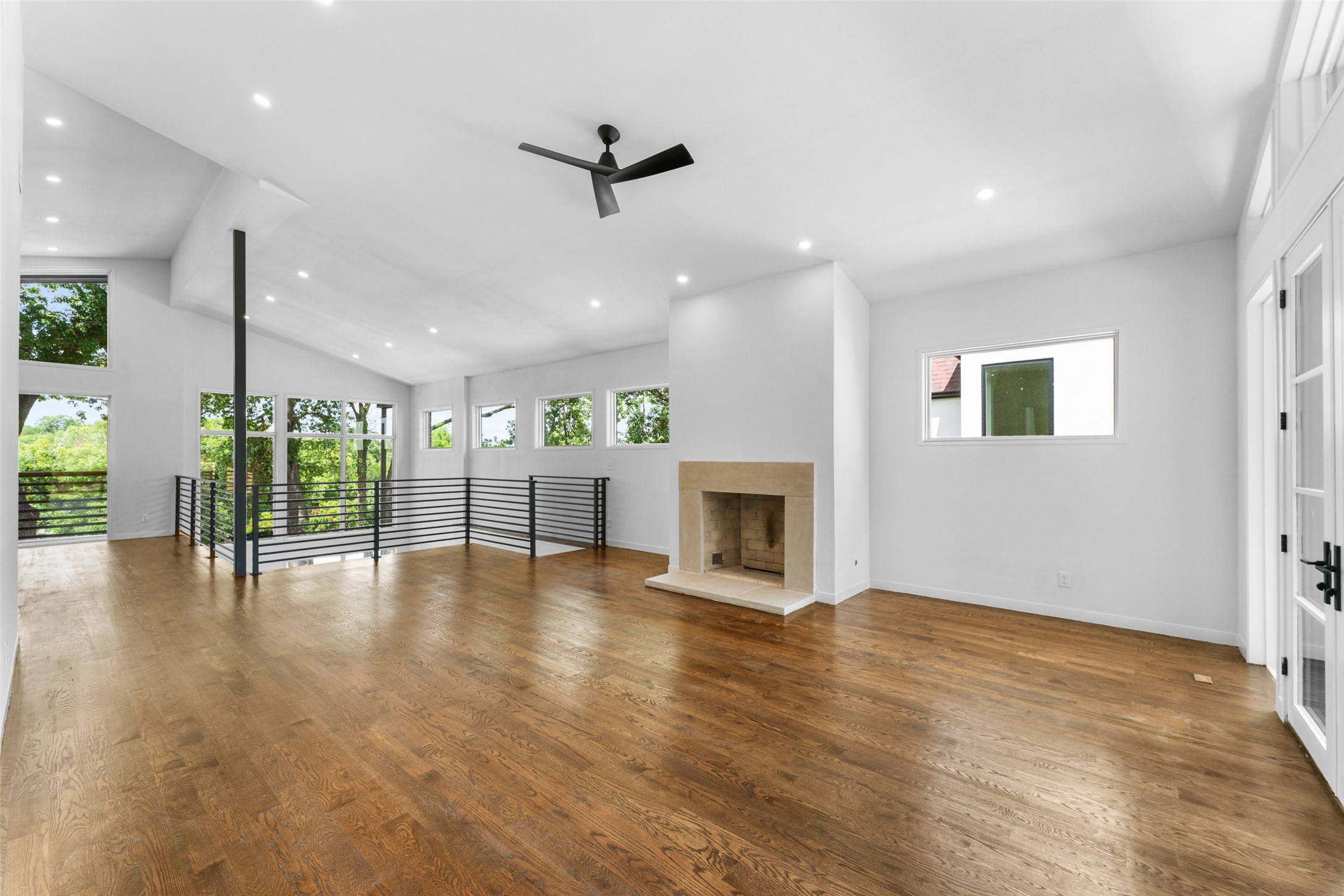 3110 W Jefferson Boulevard