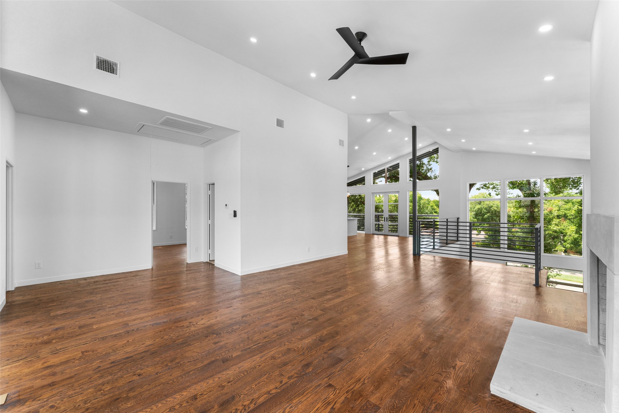 3110 W Jefferson Boulevard