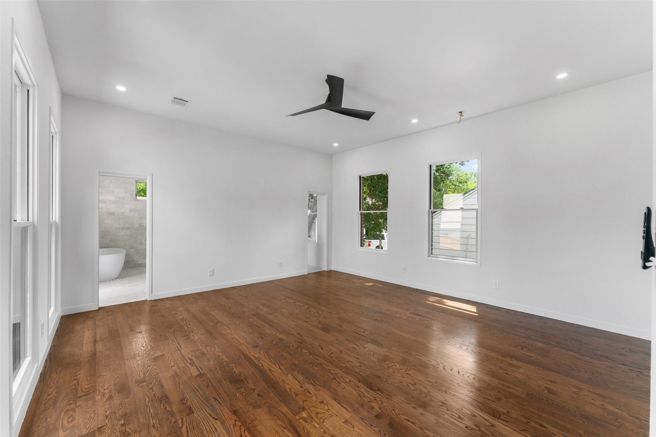 3110 W Jefferson Boulevard