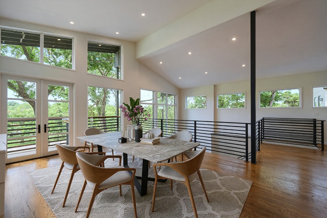 3110 W Jefferson Boulevard