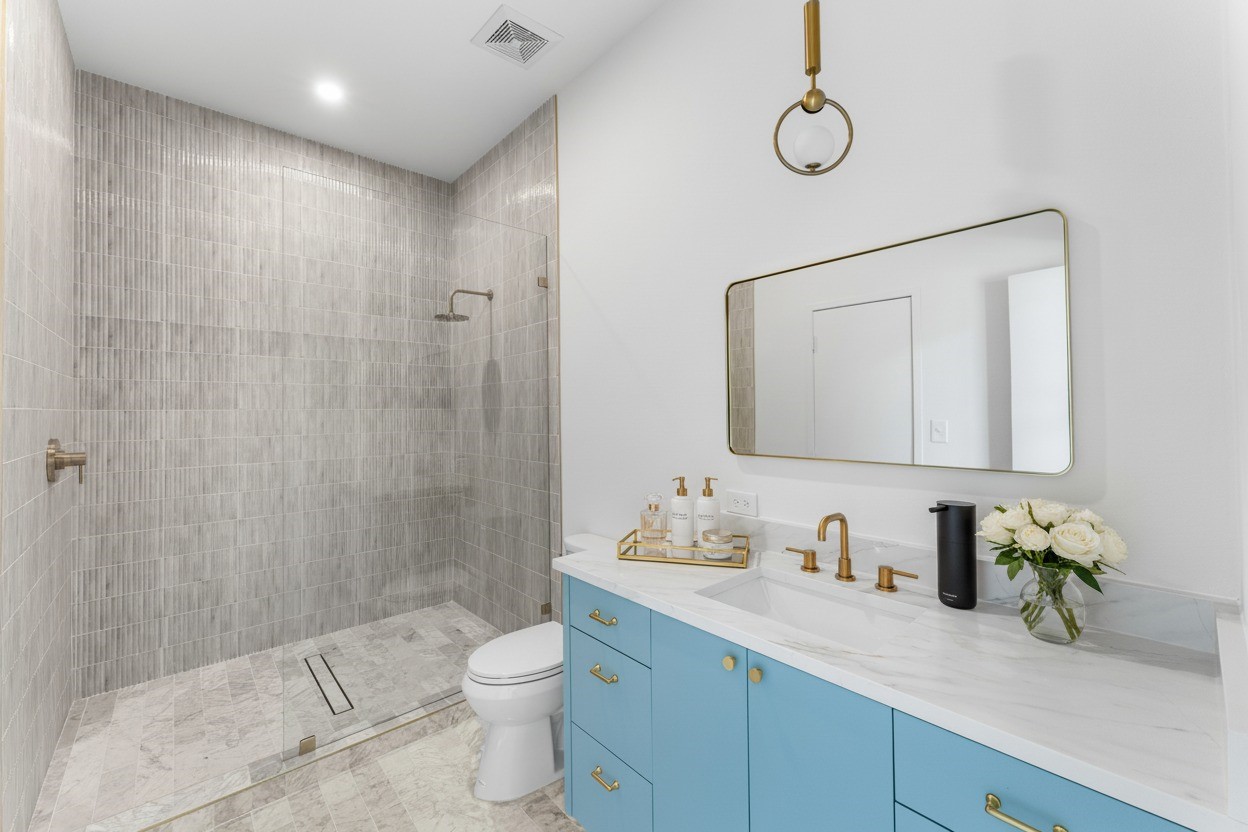 3110 W Jefferson Boulevard