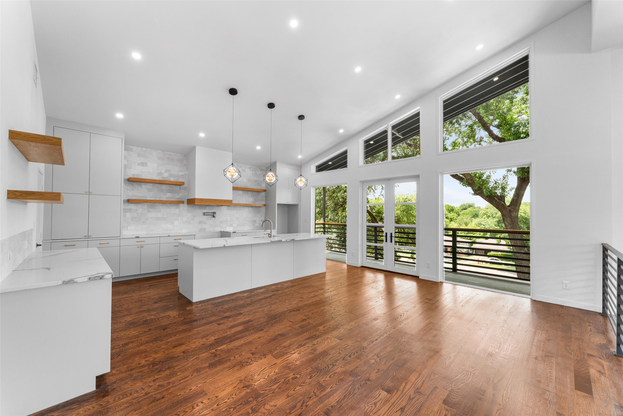 3110 W Jefferson Boulevard