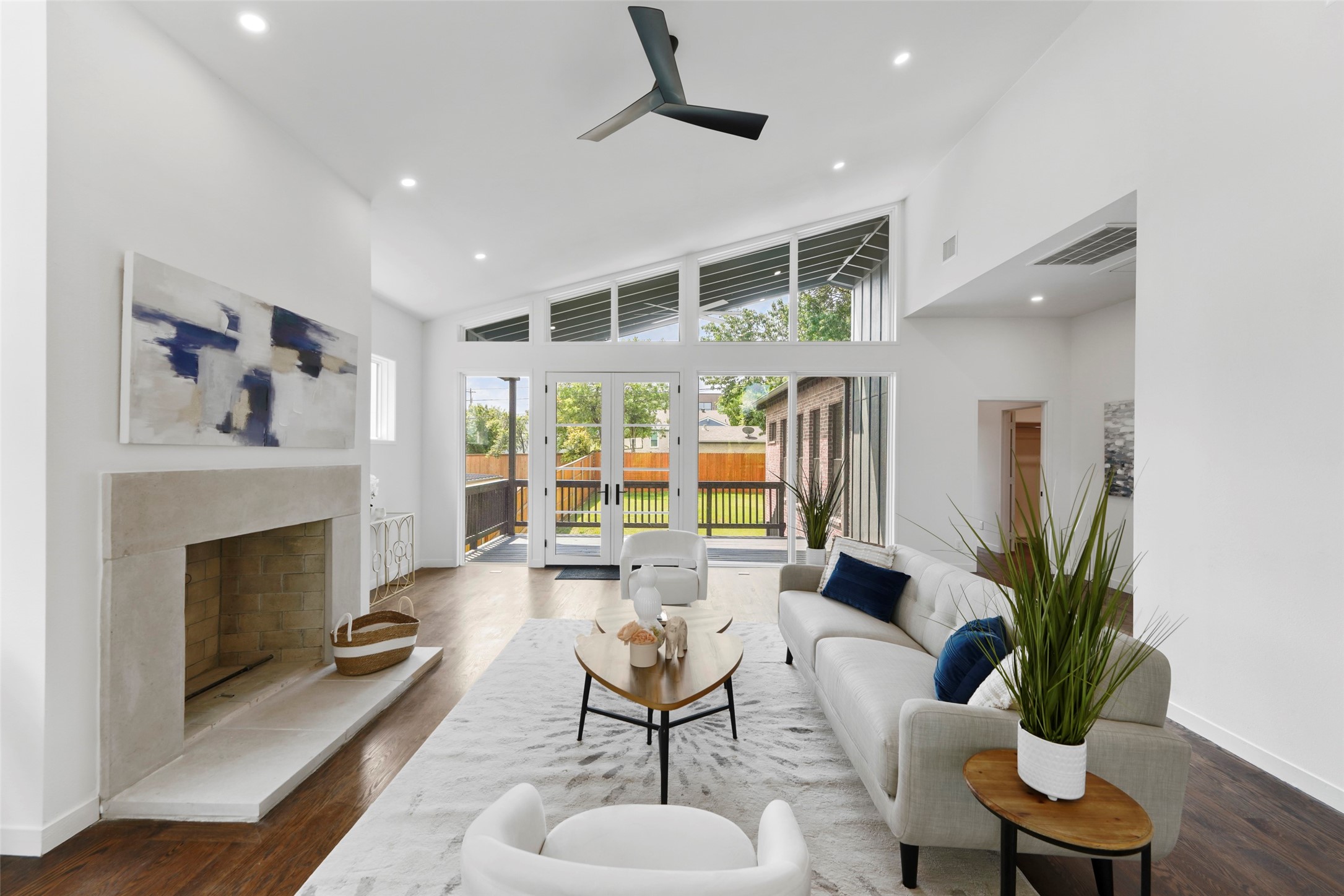 3110 W Jefferson Boulevard