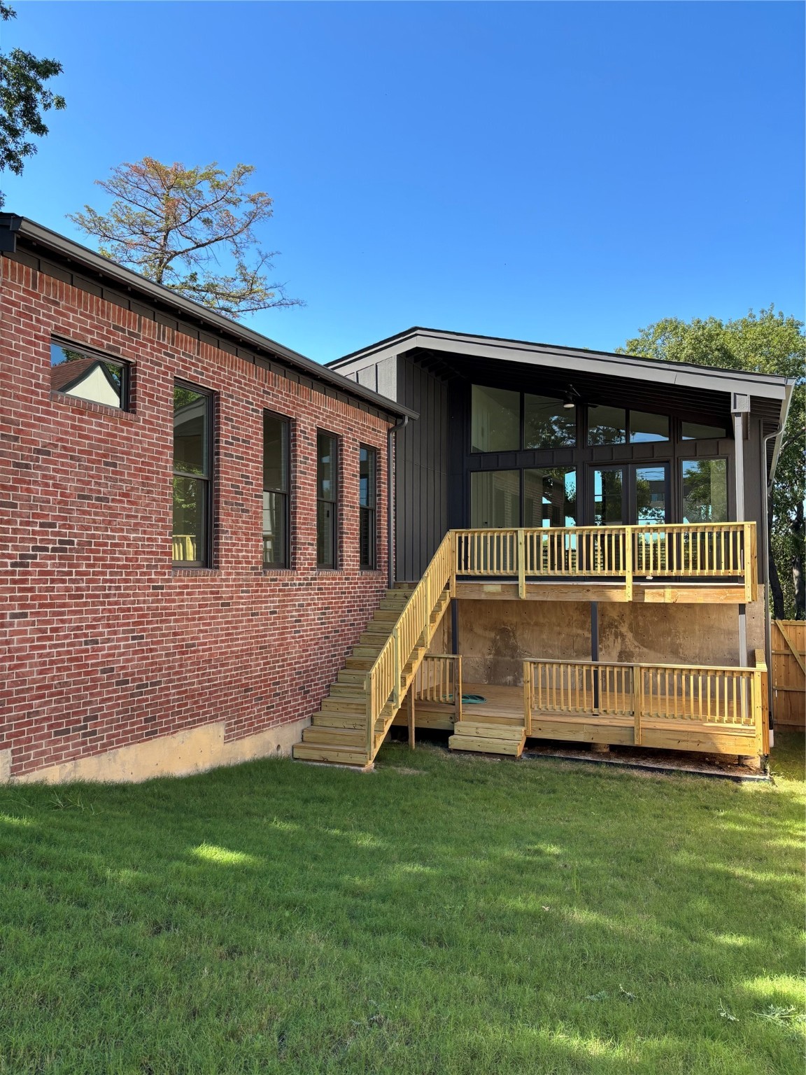 3110 W Jefferson Boulevard