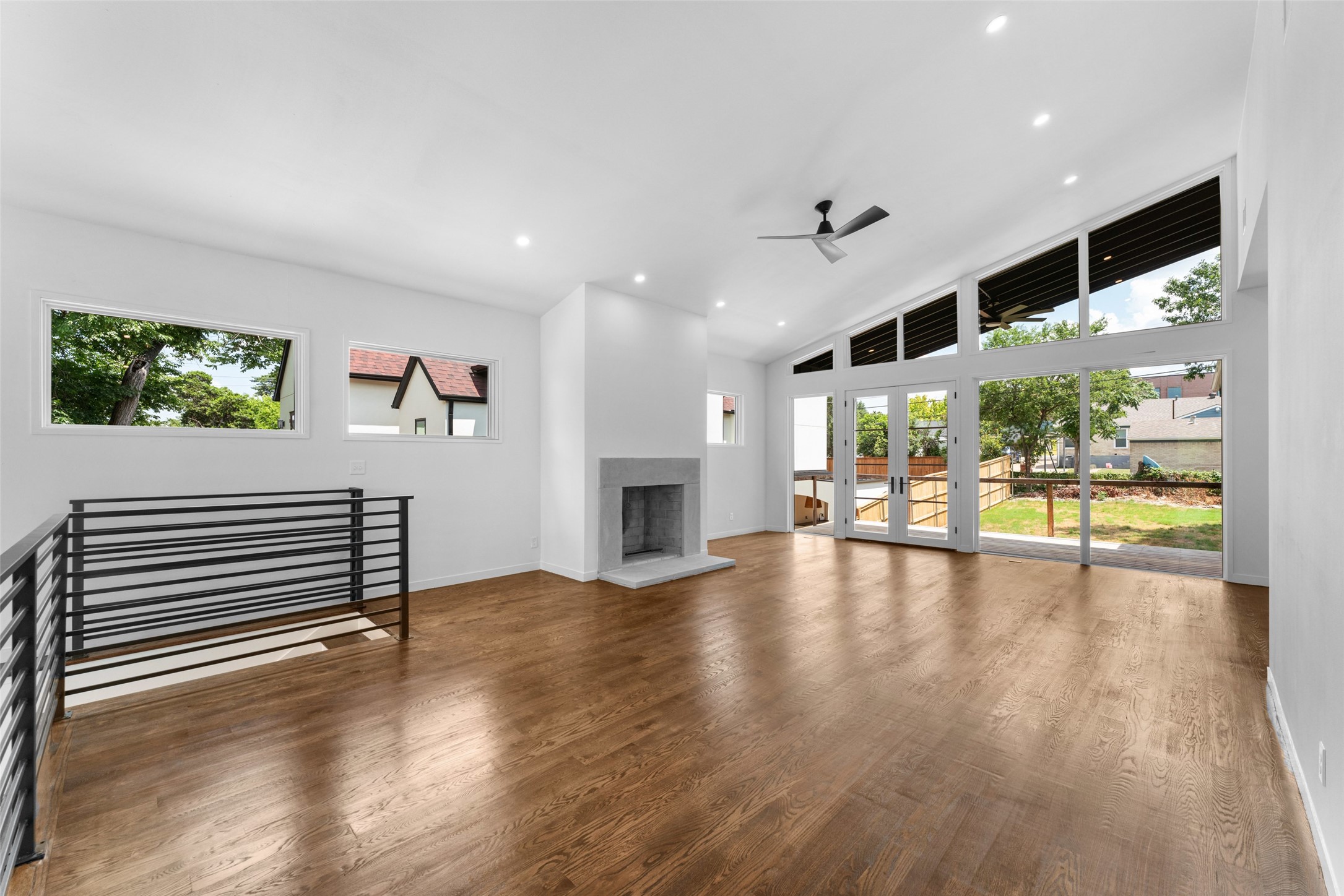 3110 W Jefferson Boulevard