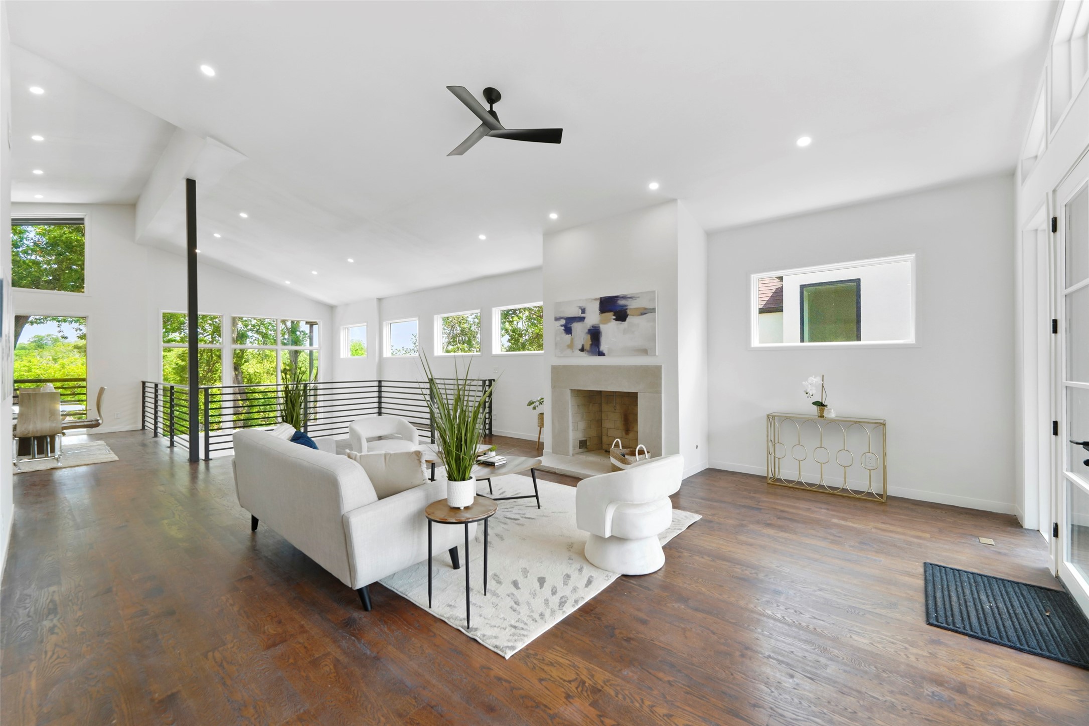 3110 W Jefferson Boulevard