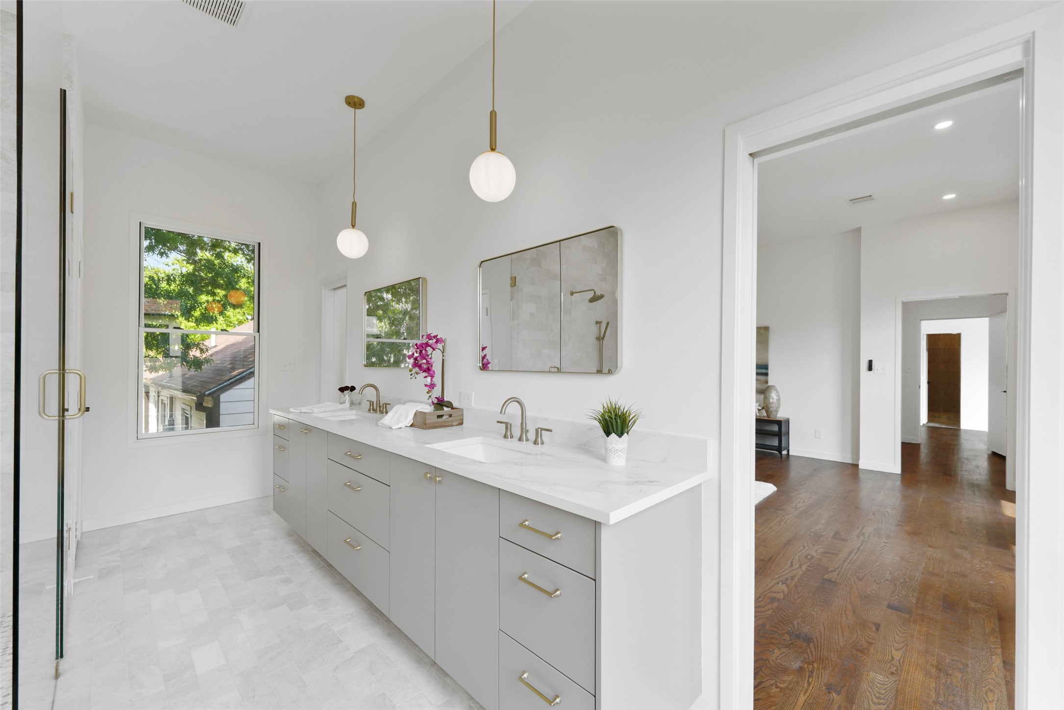3110 W Jefferson Boulevard