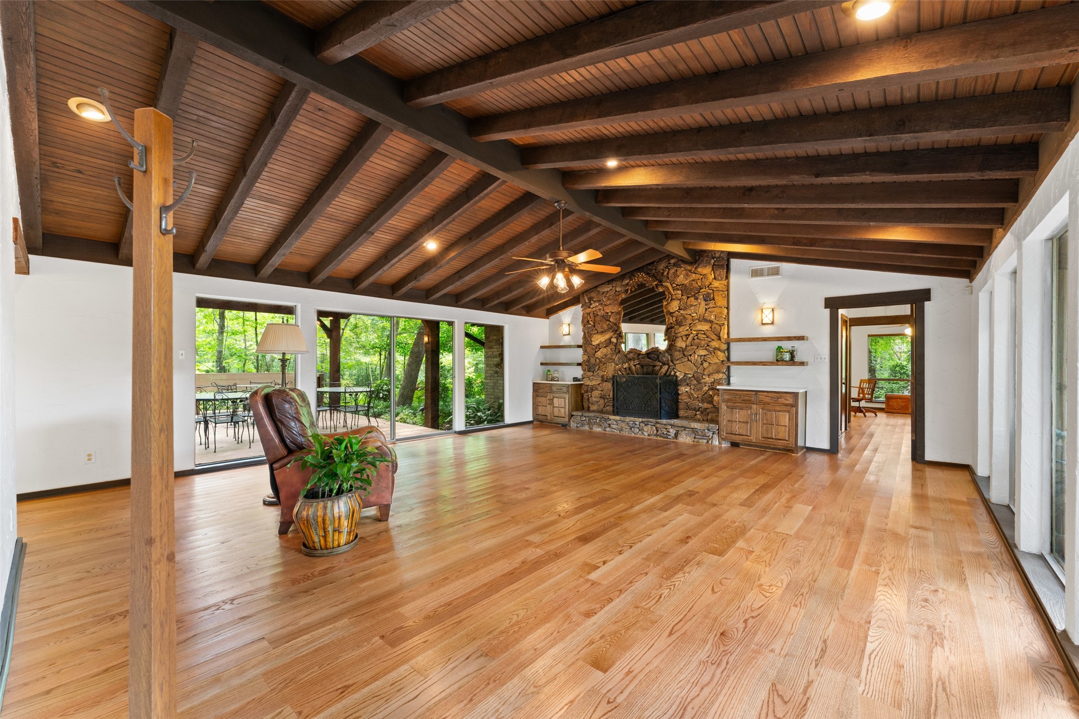 1110 Green Valley