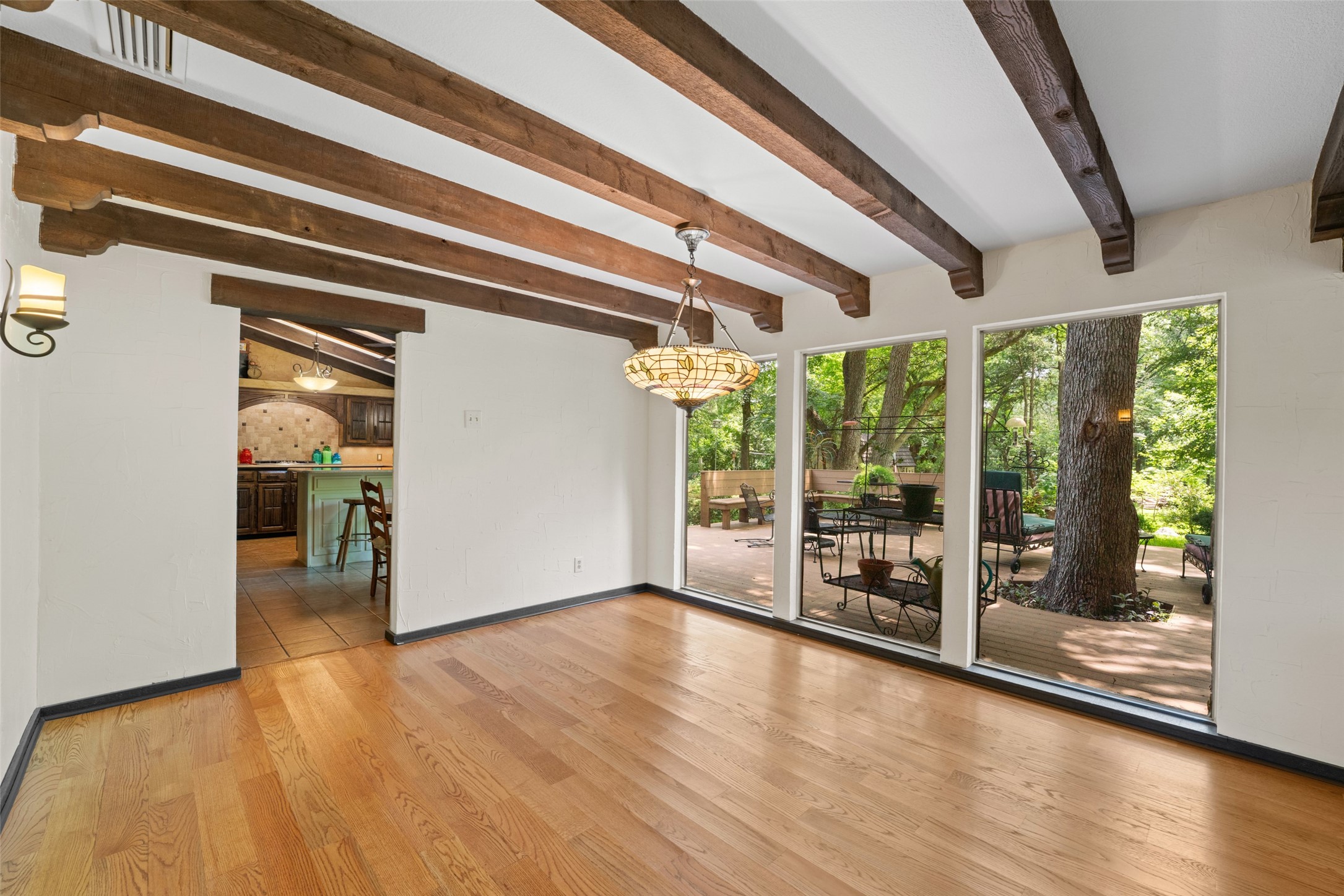 1110 Green Valley
