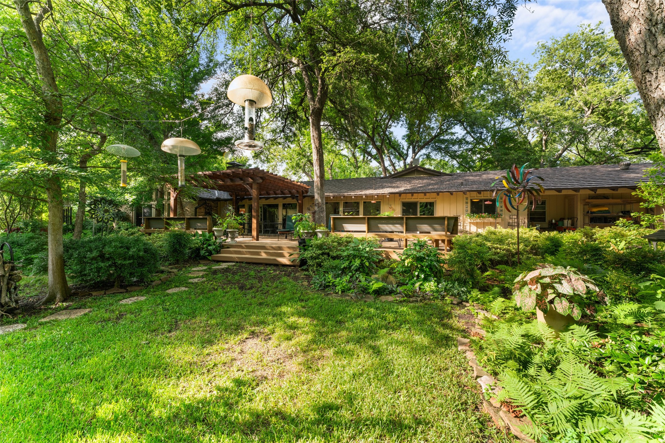 1110 Green Valley
