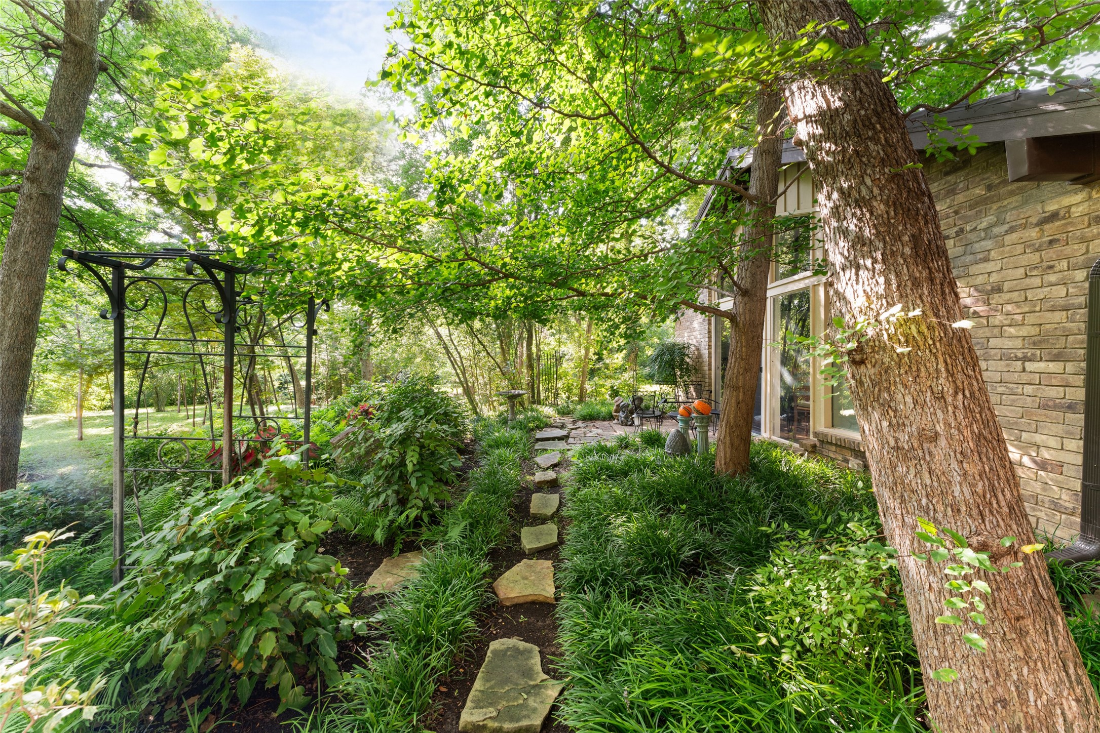 1110 Green Valley