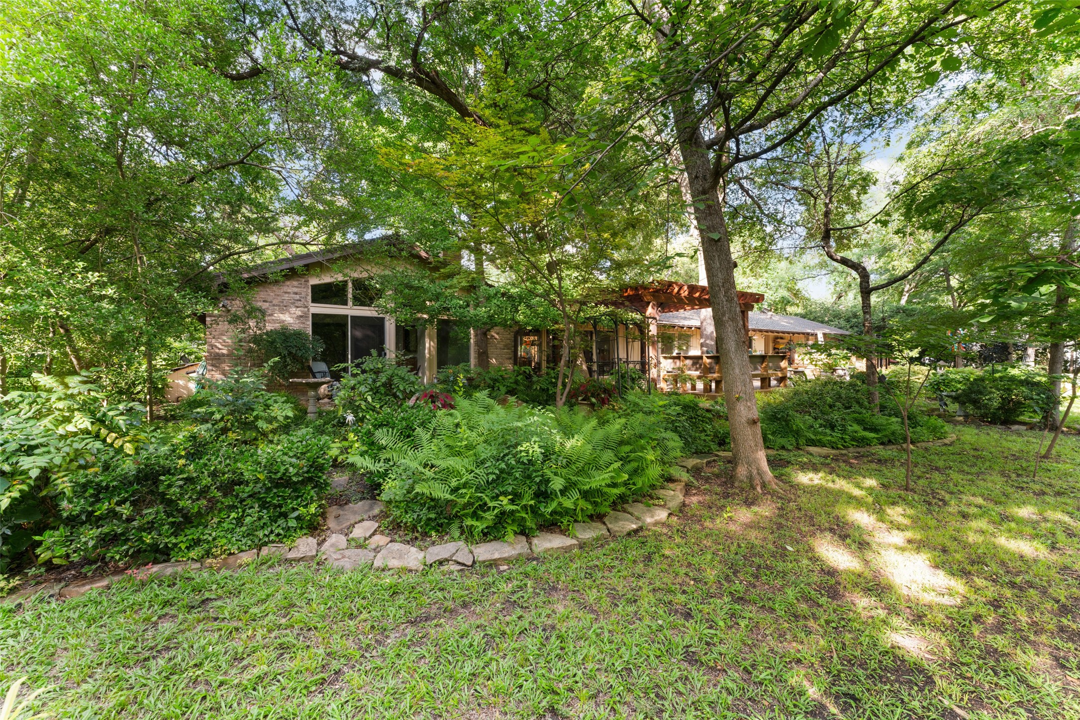 1110 Green Valley
