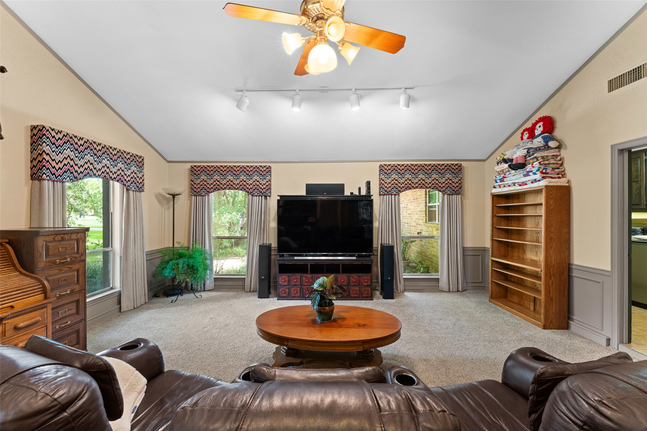 1110 Green Valley