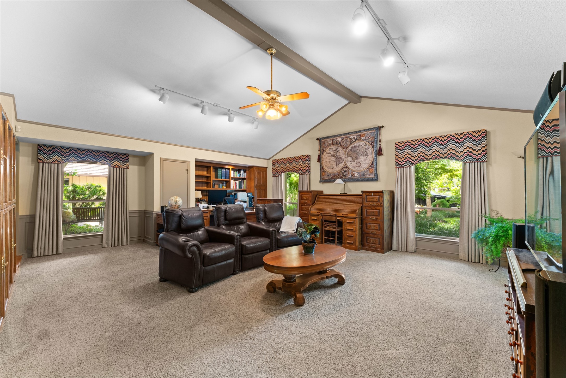 1110 Green Valley