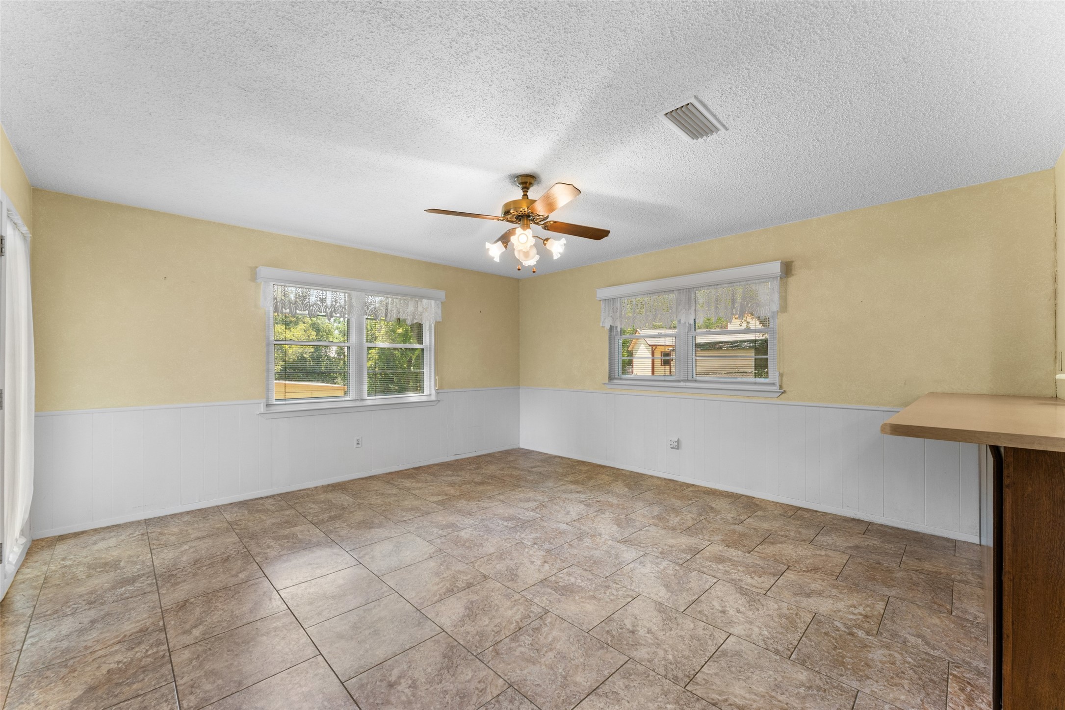438 Parkview Drive